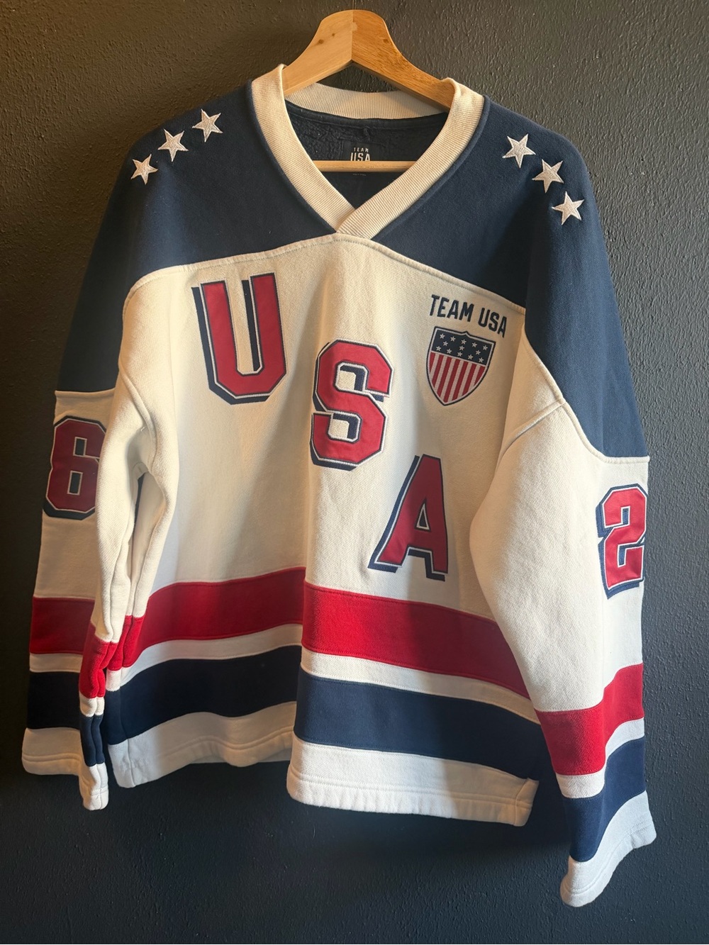 Abercrombie & Fitch USA Hockey Pullover - Cream, Navy & Red